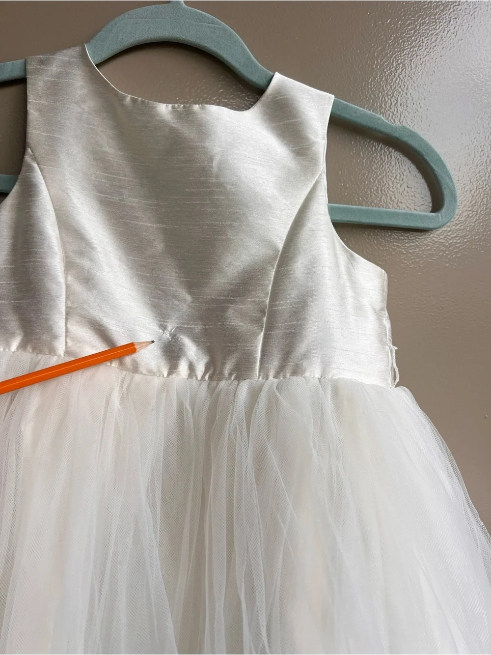 David’s Bridal Ivory Flower Girl Dress Size 6 Tulle Wedding Party Princess Gown - Picture 11 of 13